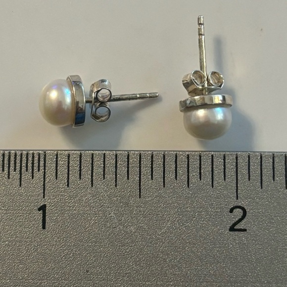 Silpada Pearl ‘SIMPLY THE BEST’ Sterling Silver Earrings P2403 - Picture 13 of 15